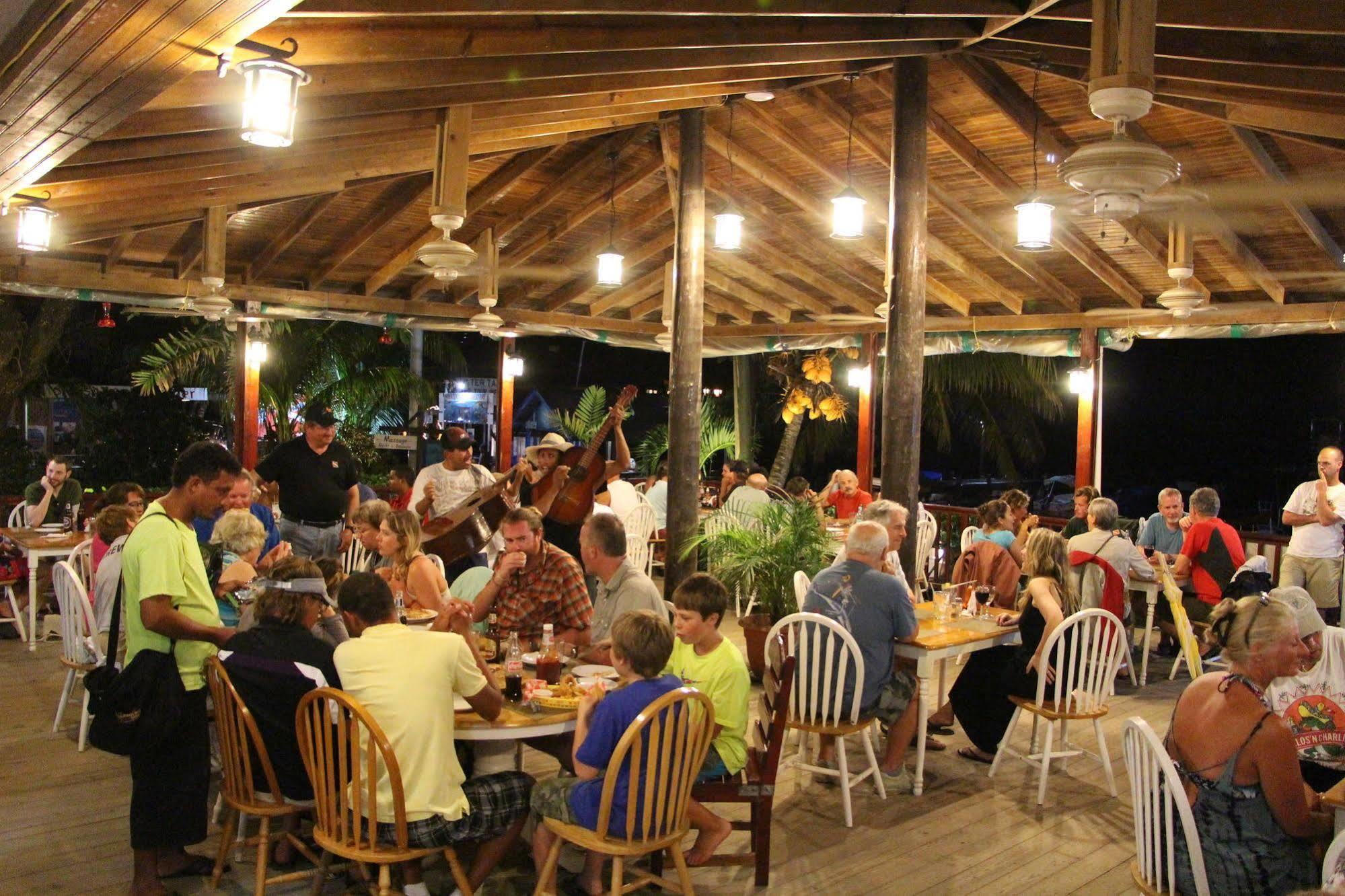 Splash Inn Dive Resort & Villas West End Exterior photo