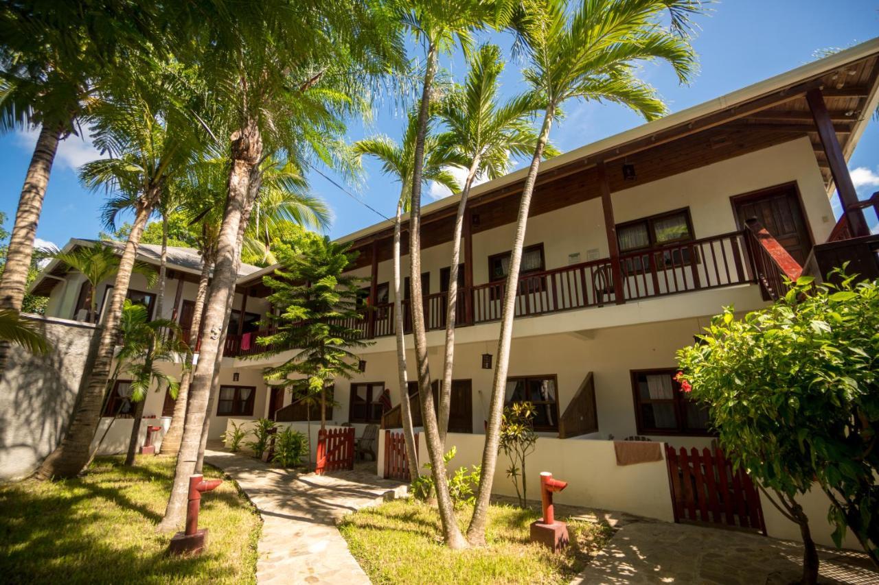 Splash Inn Dive Resort & Villas West End Exterior photo
